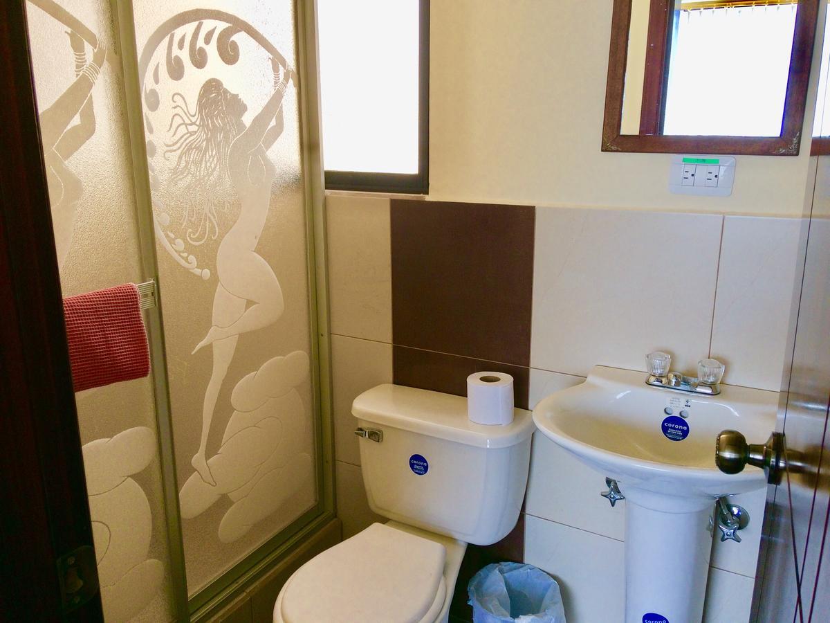 Dos Hemisferios Hotel Quito Luaran gambar
